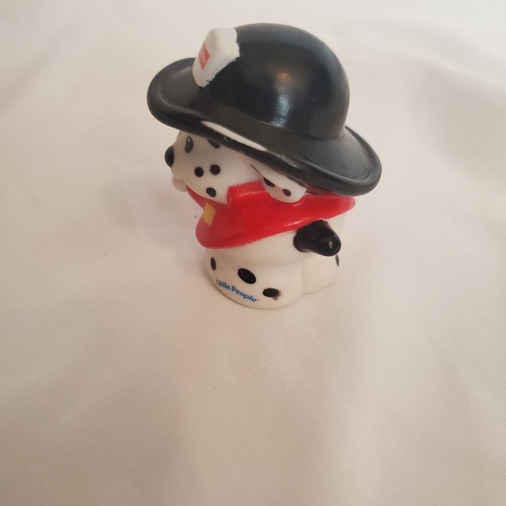 Fisher Price Little People Fire‎ Station Dalmatian Dog 2001 - Picture 2 of 6
